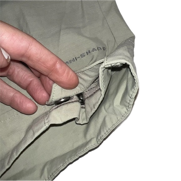 Columbia Womens Omni-shade Titanium Hiking Trail Khaki 5” Shorts 10 - Picture 3 of 10